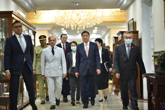 chinese vice premier he lifeng arrived at the prime minister house islamabad for talks with prime minister on july 31 2023 photo radio pakistan chinese vice premier he lifeng arrived at the prime minister house islamabad for talks with prime minister on july 31 2023 photo radio pakistan