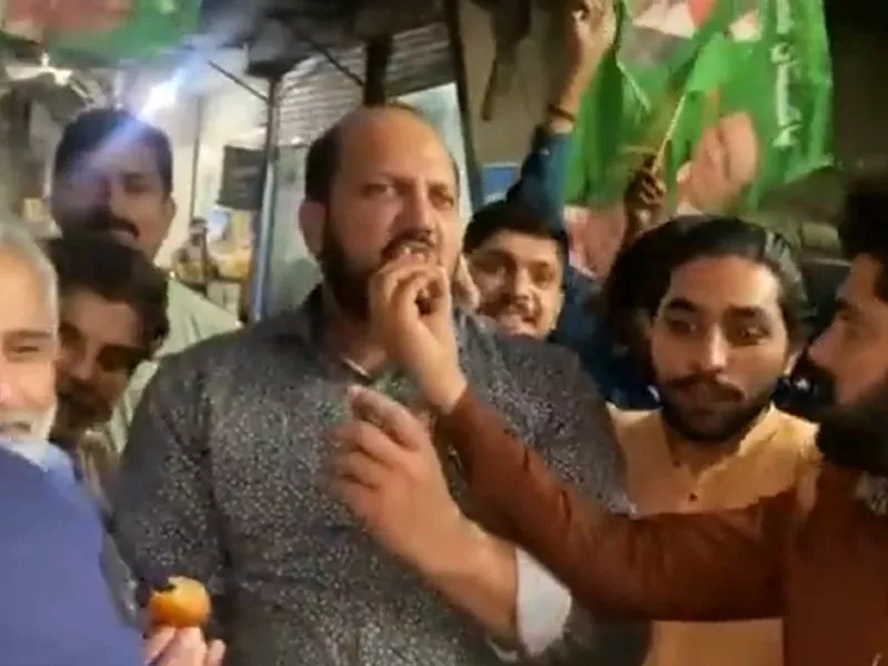 watch pdm workers celebrate imran khan s disqualification watch pdm workers celebrate imran khan s disqualification