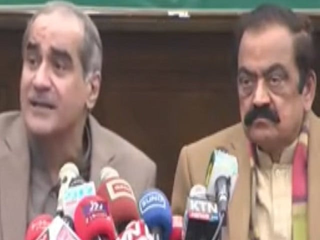 govt picks holes in lhc reprieve seeks sc suo motu govt picks holes in lhc reprieve seeks sc suo motu