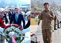 the dignitaries commenced their visit by laying a floral wreath at the martyrs monument at jammu and kashmir monument muzaffarabad photo ispr