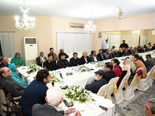 ppp mulls extending an olive branch to pti ppp mulls extending an olive branch to pti