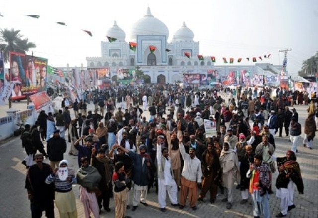 naudero rings with cries of zinda hai bb naudero rings with cries of zinda hai bb