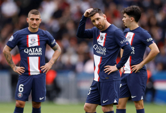 psg lead in ligue 1 cut after latest defeat