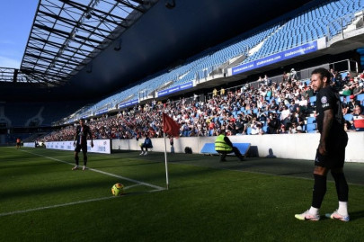 victory for french football as fans return and witness 9 0 psg rout