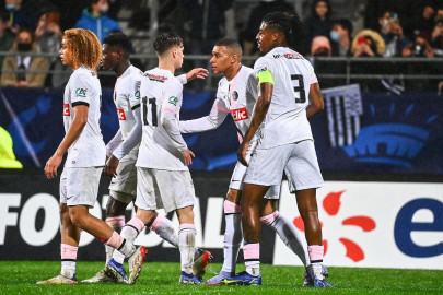 mbappe hat trick fires psg into french cup last 16 mbappe hat trick fires psg into french cup last 16