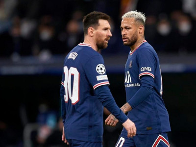 messi neymar jeered as psg fans rage at european exit