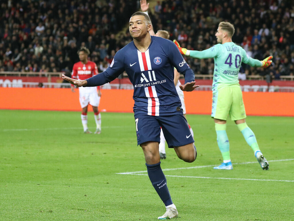 Mbappe on target for five-goal PSG