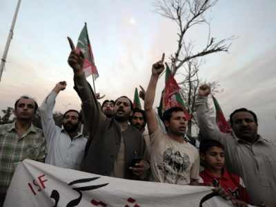 thousands of pakistanis rally against us