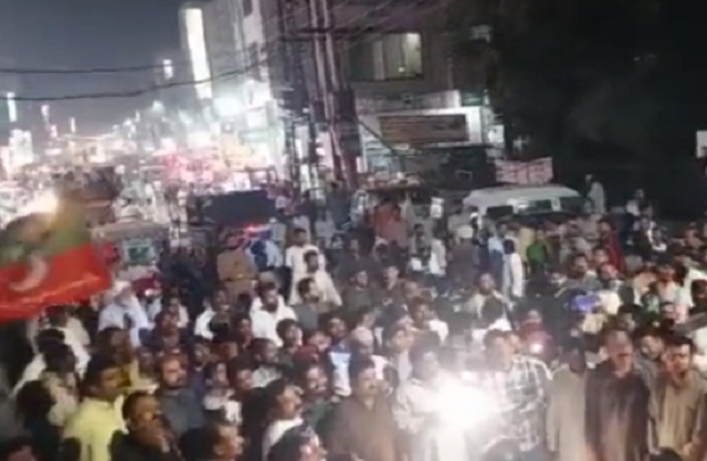 pti workers are protesting punjab s vehari city screengrab pti workers are protesting punjab s vehari city screengrab