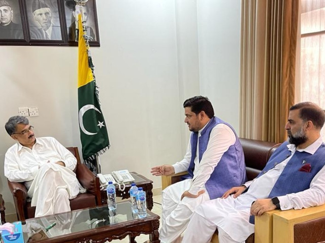 raja fahim kayani and altaf ahmad bhat in a meeting with prime minister of azad jammu and kashmir chaudhry anwarul haq photo express