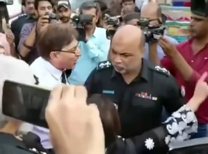 pti protest at karachi s empress market met with police crackdown pti protest at karachi s empress market met with police crackdown
