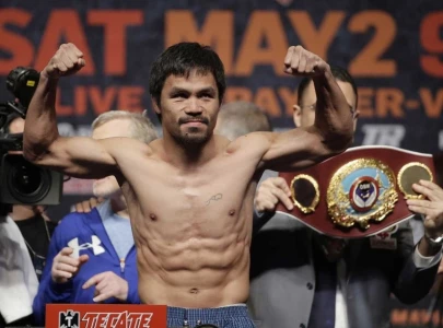 pacquiao says he ll fight errol spence in august