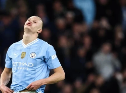 man city suffer haaland injury scare man city suffer haaland injury scare