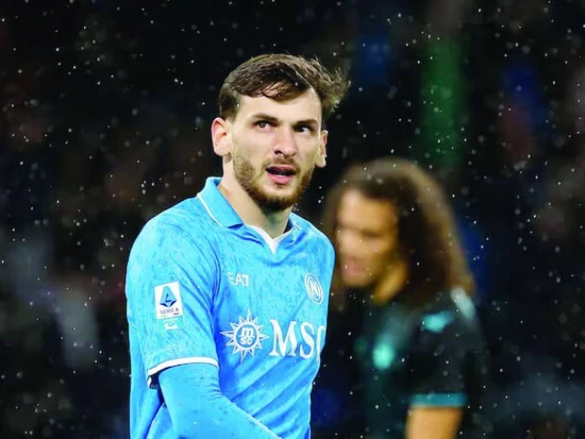kvaratskhelia signs for paris saint germain kvaratskhelia signs for paris saint germain