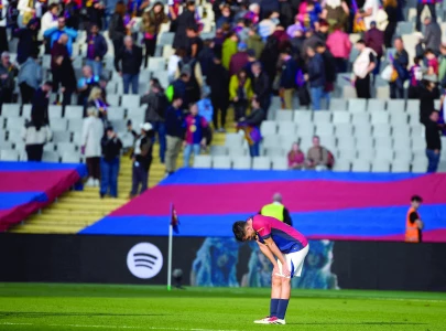 las palmas stun liga leaders barca