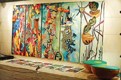 theses display commercial lure top value for students