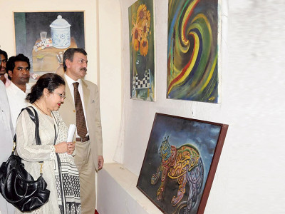 painting by prisoners