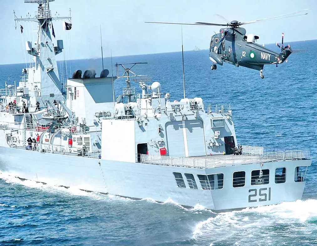 mv suez sinks all crew members board pns zulfiqar mv suez sinks all crew members board pns zulfiqar