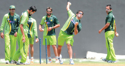 pakistan eye quarter final berth