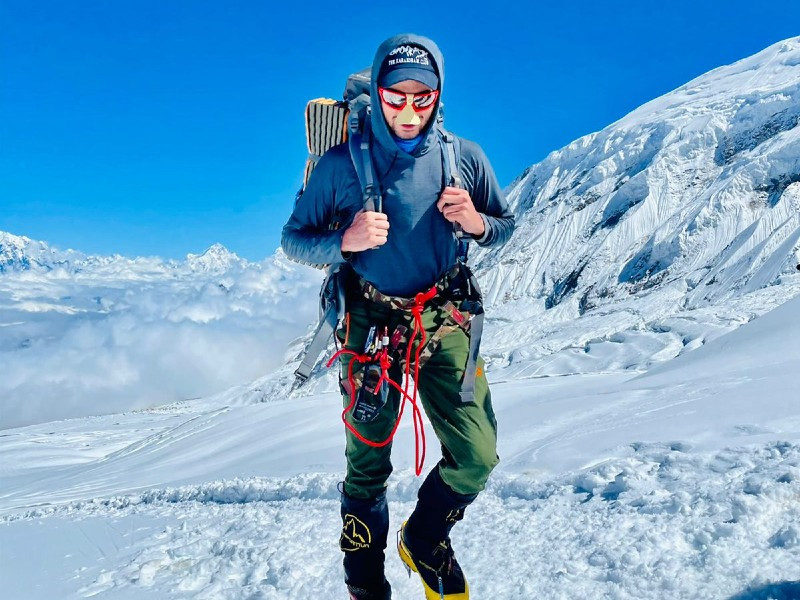 pakistan s youngest mountain climber shehroz kashif photo twitter karakoramclub