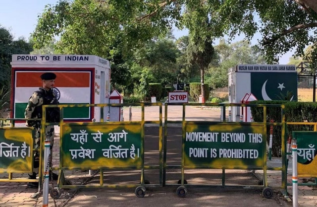 an indian border security force bsf soldier stands guard at the international border with pakistan in suchetgarh november 2 2022 photo reuters an indian border security force bsf soldier stands guard at the international border with pakistan in suchetgarh november 2 2022 photo reuters