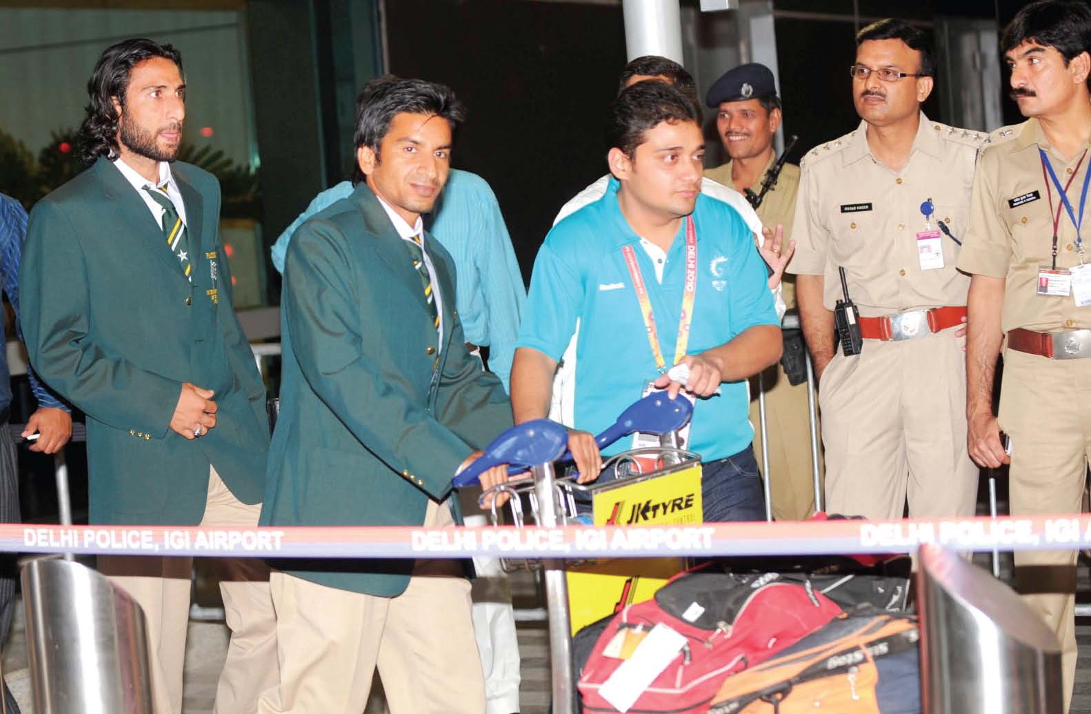 pakistan contingent arrives in india promising medals