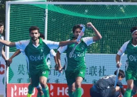 pakistan edge past japan in asian hockey event