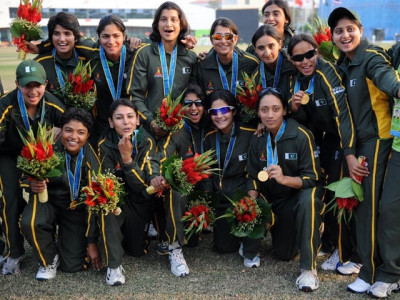 cash rewards for women s cricket team