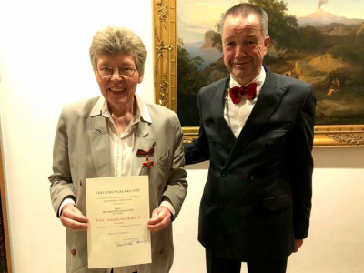 doctor fighting leprosy gets german award