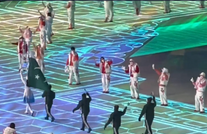 watch pakistani team receives round of applause at beijing stadium