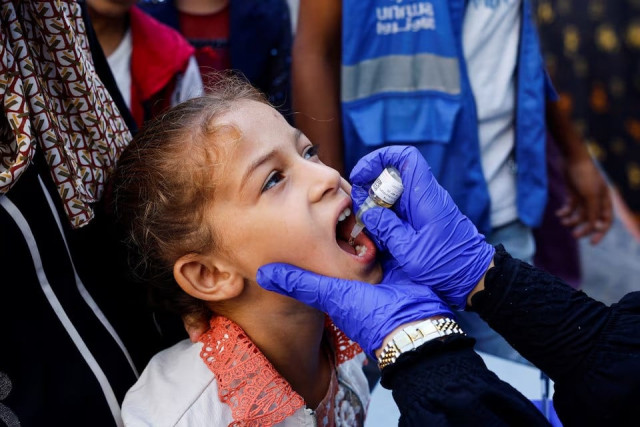a palestinian girl is vaccinated against polio amid the israel hamas conflict in khan younis in the the southern gaza strip on september 5 2024 photo reuters a palestinian girl is vaccinated against polio amid the israel hamas conflict in khan younis in the the southern gaza strip on september 5 2024 photo reuters