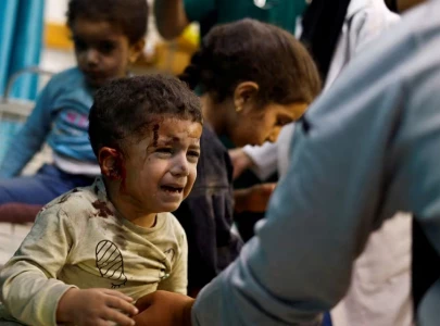 israel offers gaza hospital evacuation for babies fighting rages on