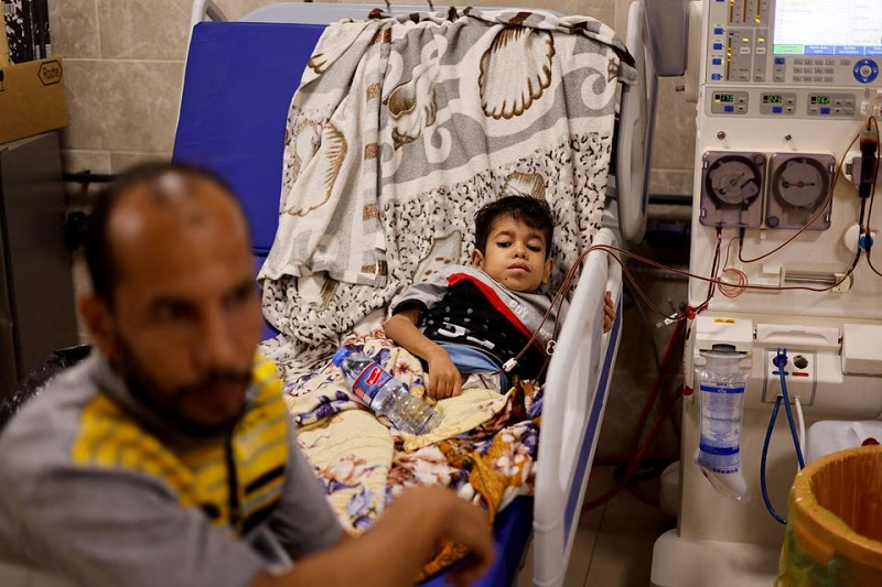 a palestinian kidney patient lies on a hospital bed at naser hospital in khan younis in the southern gaza strip october 15 2023 photo reuters