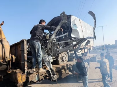 fresh israeli strikes kill 42 in gaza