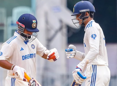 india hold upper hand as bd chase 525