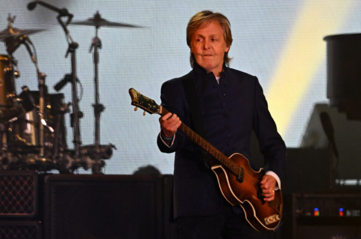 paul mccartney performs on the pyramid stage at worthy farm in somerset during the glastonbury festival in britain june 25 2022 photo reuters dylan martinez