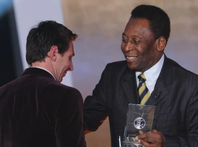 pele sorry for delay in hailing messi for breaking goals record