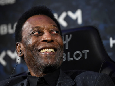 pele leaves icu after tumor removed pele leaves icu after tumor removed