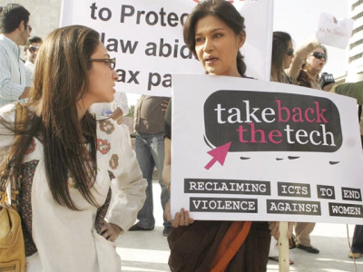 rallying against rape clifton and dha residents protest police urge them to take up community watch work