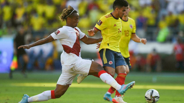 peru stun goal shy colombia peru stun goal shy colombia