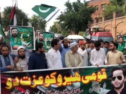 peshawar protests against social media smear campaign targeting shahid afridi peshawar protests against social media smear campaign targeting shahid afridi