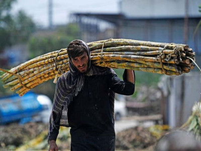 why is pakistan falling prey to inflation