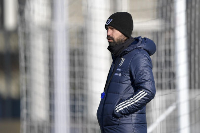 pirlo says milan win doesn t make juventus title favourites