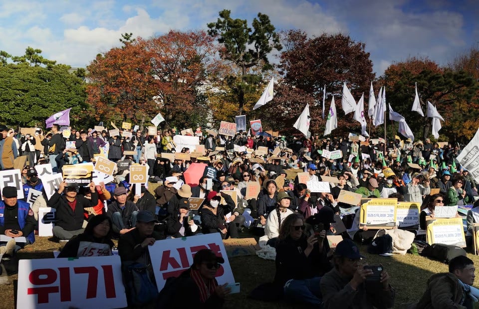 climate activists attend a rally in busan south korea on november 23 2024 photo reuters