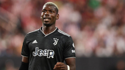 pogba undergoes successful knee surgery