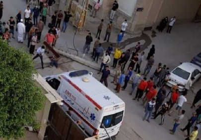 people flee homes as quakes strike southern iran killing at least one