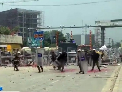 pml n activists run amok