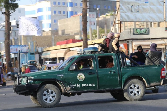 Photo of Minibus bomb attack kills four in Afghan capital: police