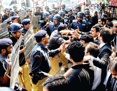 cj takes suo moto notice of aiwan e adal clash cj takes suo moto notice of aiwan e adal clash