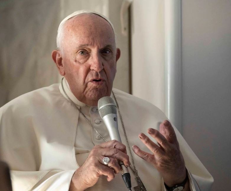 pope francis answers reporters questions during his flight back to rome after his apostolic journey to bahrain november 6 2022 photo reuters